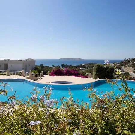 2 Bedroom House With A Fantastic View Of Gumusluk Appartement