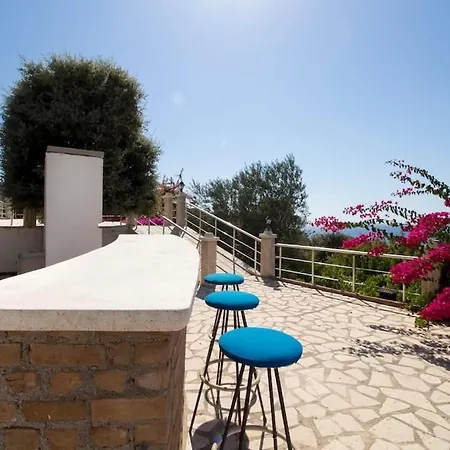 2 Bedroom House With A Fantastic View Of Gumusluk *
