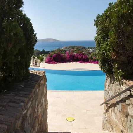 Apartment 2 Bedroom House With A Fantastic View Of Gumusluk Bodrum